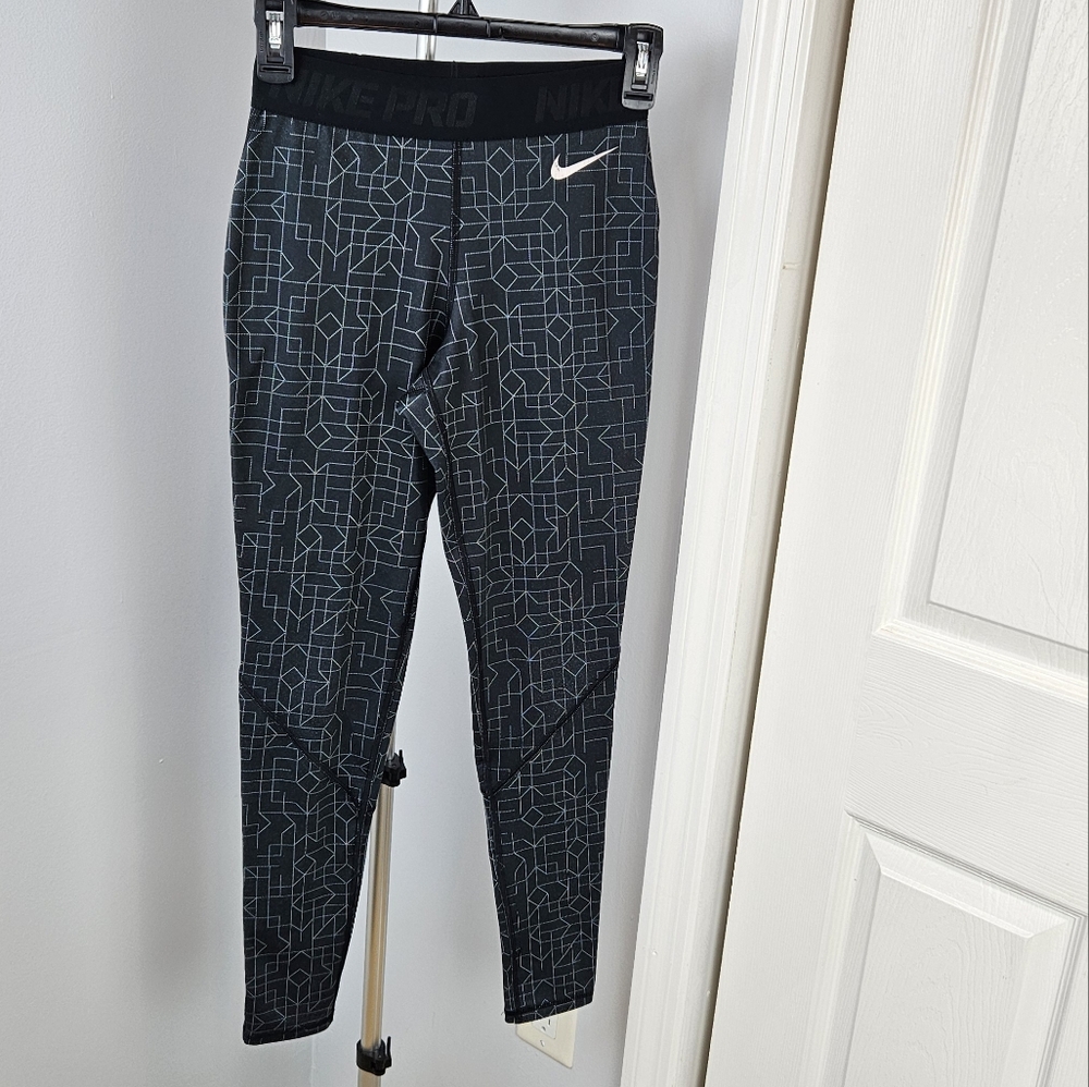 Nike Pro Black Geometric Leggings